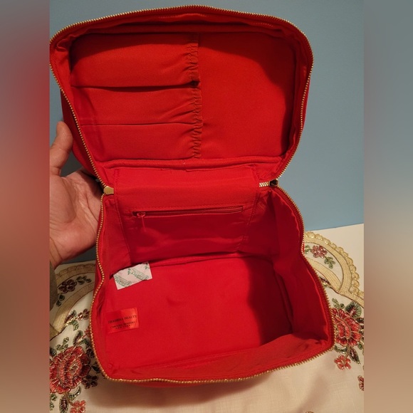 CAROLINA HERRERA BIG MAKE UP BAG - Picture 6 of 9